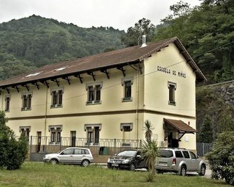 Posada De Bustiello - Mieres - Edificio