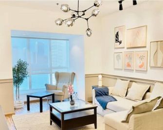 Luxurious place to stay in Dubai Marina - Garhoud - Living room