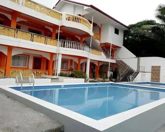 Palm Grove Saud Holiday Complex Hotel - Pagudpud - Piscine