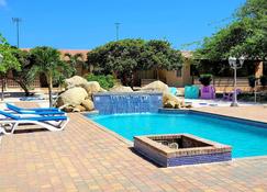 Vacation home with hotel service in tropical garden with pool, close to beach - Oranjestad - Piscina