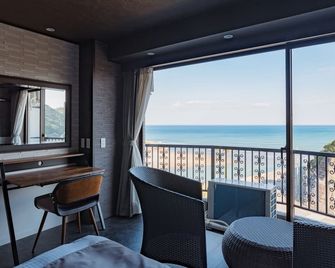 Hotel Seasons Nichinan - Nichinan - Balcon