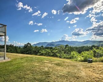 Intervale Family Retreat: Mtn View & Pool Access! - Intervale - Balcony