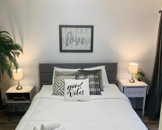 Private House Fenced Yard-Walk Distance To Falls - Niagara Falls