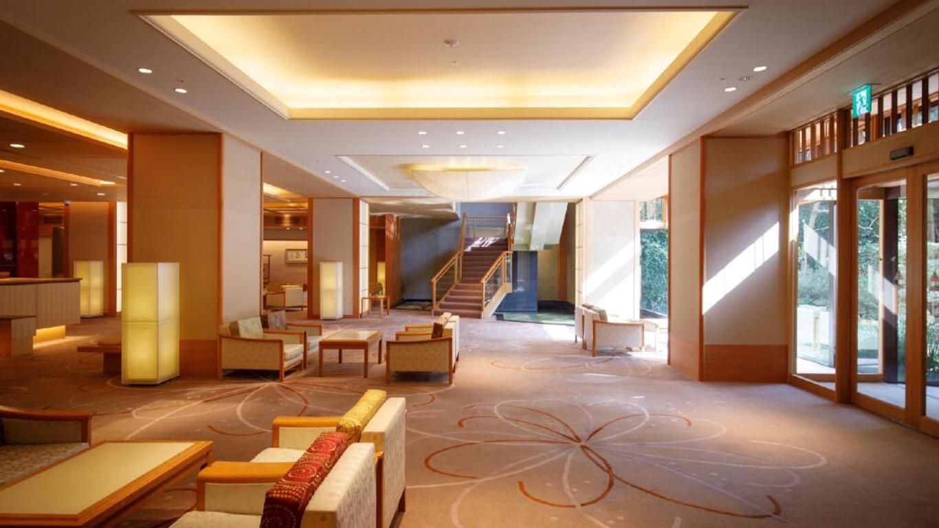 Nakanobo Zuien (Adult Only)