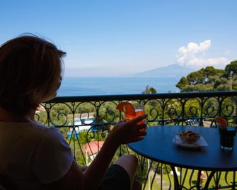 Johanna Park Hotel - Sorrento - Balcony