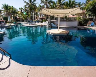 Buena Vista Oceanfront & Hot Springs Resort - Buenavista - Alberca