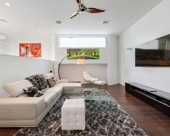 Modern Beauty in the Heart of Houston - Houston - Sala