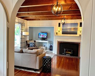 Dragonfly Guest House - Ogunquit