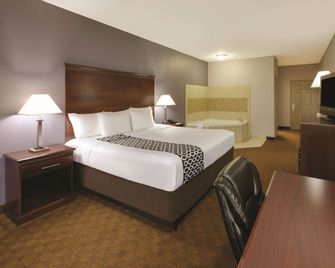 La Quinta Inn & Suites by Wyndham Corsicana - Corsicana - Bedroom