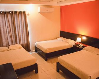 Hotel Italia - La Ceiba - Bedroom