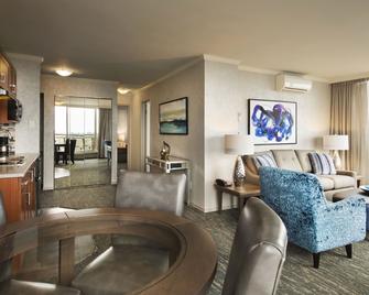 Chateau Victoria Hotel and Suites - Victoria - Ruang tamu