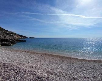 Apartment in Cres near Old Town and Beaches - Cres - Playa