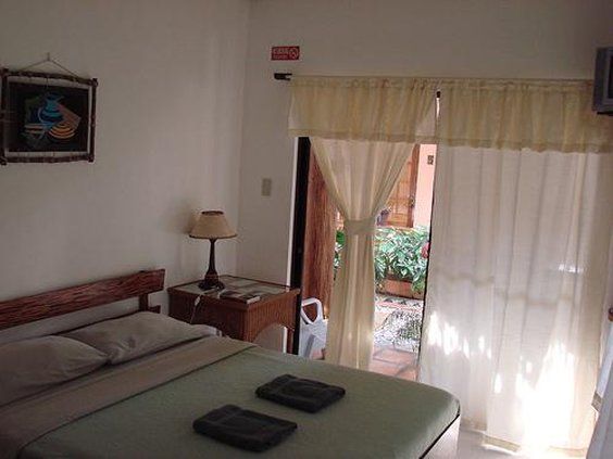 Dave's Straw Hat Inn - בורקאי - חדר שינה