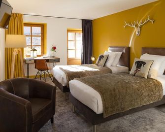 Contact Hôtels Le Savigny & Spa - Blacé - Chambre