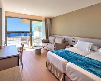 Universal Hotel Romantica - ses Salines - Camera da letto