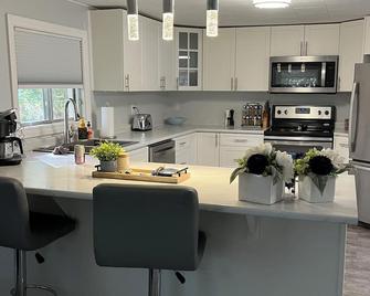 Your Home Away from Home-Beautiful 3 Bedroom - Meadow Lake - Kitchen