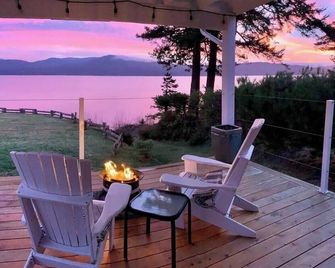 Private, Relaxing Ocean Front Cottage. - Powell River - Μπαλκόνι