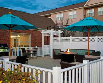 Residence Inn Lansing West - Lansing - Patio