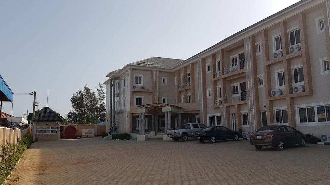 De George's Grand Resort