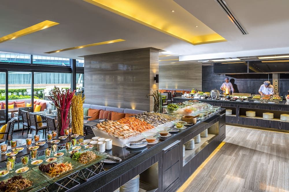 Holiday Inn Bangkok Sukhumvit By IHG thumbnail 3