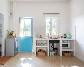 Vawa Guesthouse - Kanchanaburi - Kitchen