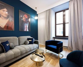Bracka Main Square Apartments - Krakow - Living room