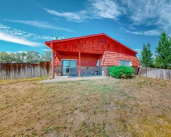 Western Wonders - Alamosa - Building