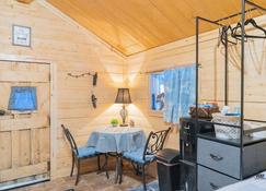 Studio Log Cabin With Aurora Views - Fairbanks - Matsal