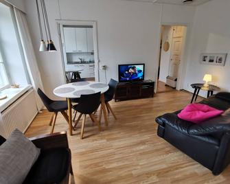 Relaxing Beatiful Studio - Sauna Bath Facility - Kotka - Olohuone