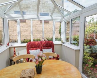 4 Lansdown Cottages - Cheltenham - Dining room