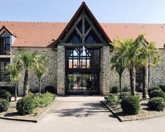 Hotel Les Suites - Domaine de Crécy - Crécy-la-Chapelle - Edificio