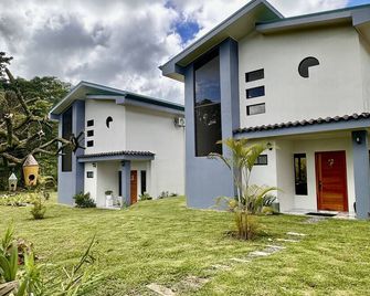 2 Bedroom Villa in La Fortuna - La Fortuna - Gebäude