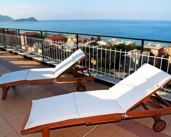 Hotel Mediterraneo - Lavagna - Balkon
