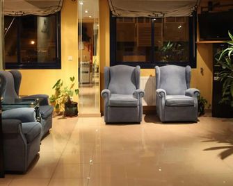 Hostal La Poetisa - Auto Check-In - Culleredo - Lobby