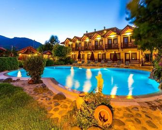 Palmetto Resort Hotel - Selimiye - Piscina
