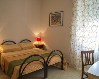 B&B dei Filosofi Bed and Breakfast - Perugia - Habitación