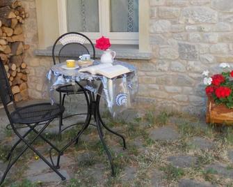 Casina: House with character - Casina - Patio
