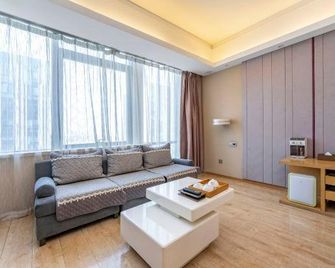 Maolin Serviced Apartment (Jinan Daming Lake Kuanhouli) - Jinan - Wohnzimmer