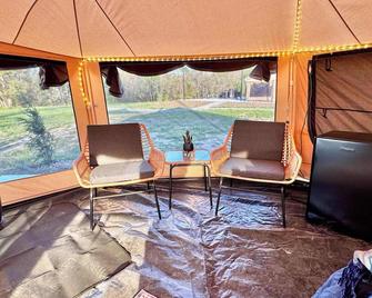 White Oak- Glamping @ The River Bluff Cabins - Tahlequah - Terasa