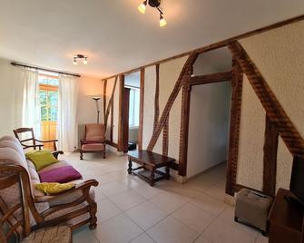 Gite Chailly-en-Gâtinais, 4 bedrooms, 8 persons - Noyers - Sala de estar