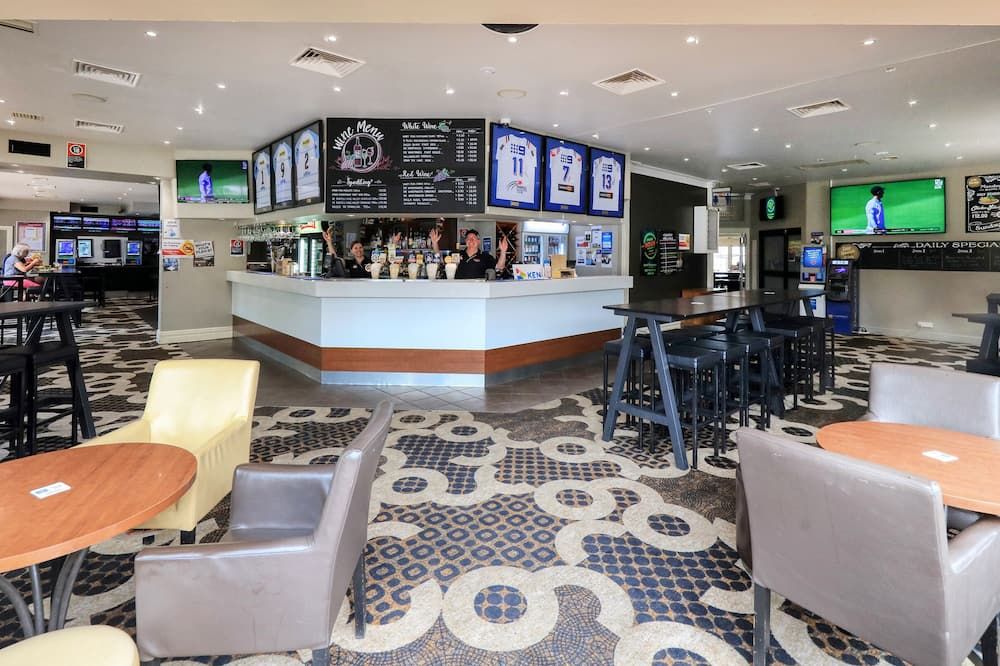 Coachman Hotel Motel