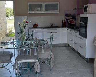 Gite In The Pays De Loire Countryside, Close To Many Prestigious Sites - Antoigné - Cocina