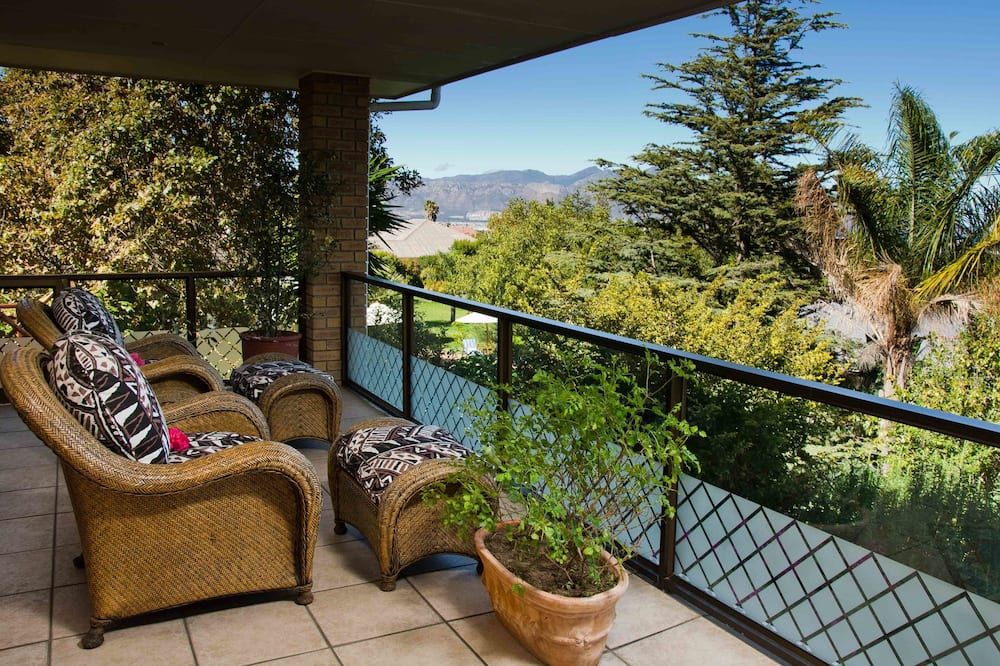 At Winkfield House - Somerset West - Balcón