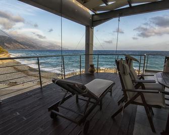 Gonis Suites - Palaiochora - Balcone