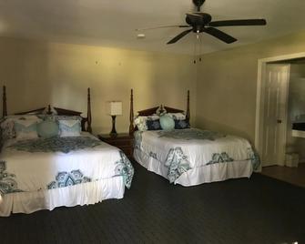 Columbia Lakes Hotel - West Columbia - Bedroom