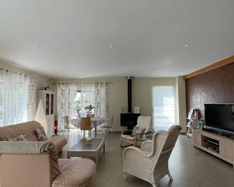 Gîte Du Puy de l'étang - Laruscade - Sala de estar