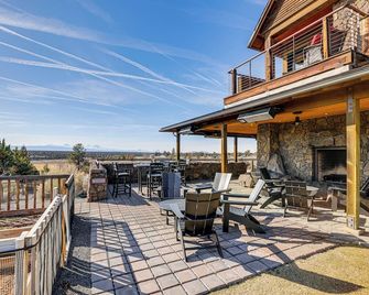 Mountain-View Cabin Near Trails in Powell Butte! - Powell Butte - Balcón