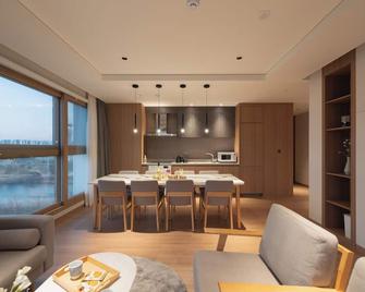 Lecollective Sokcho Central - Sokcho - Dining room