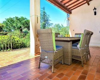 Gorgeous Home In Montaren Et St Mediers - Montaren-et-Saint-Médiers - Balcón