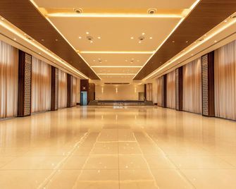 Hotel M Pro Palace Mysore - 12 Minutes To Mysore Palace - 邁索爾 - 走廊